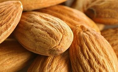 Walnut cocktail for varicose veins treatment